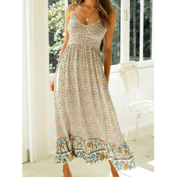 Last Boho Beautiful Floral Dress - Picture 3 of 4